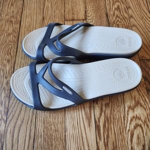 New without tags Hilga "Crocs" light weight sandals (Size 8)